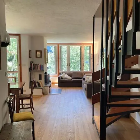 Casa Con Giardino E Vista